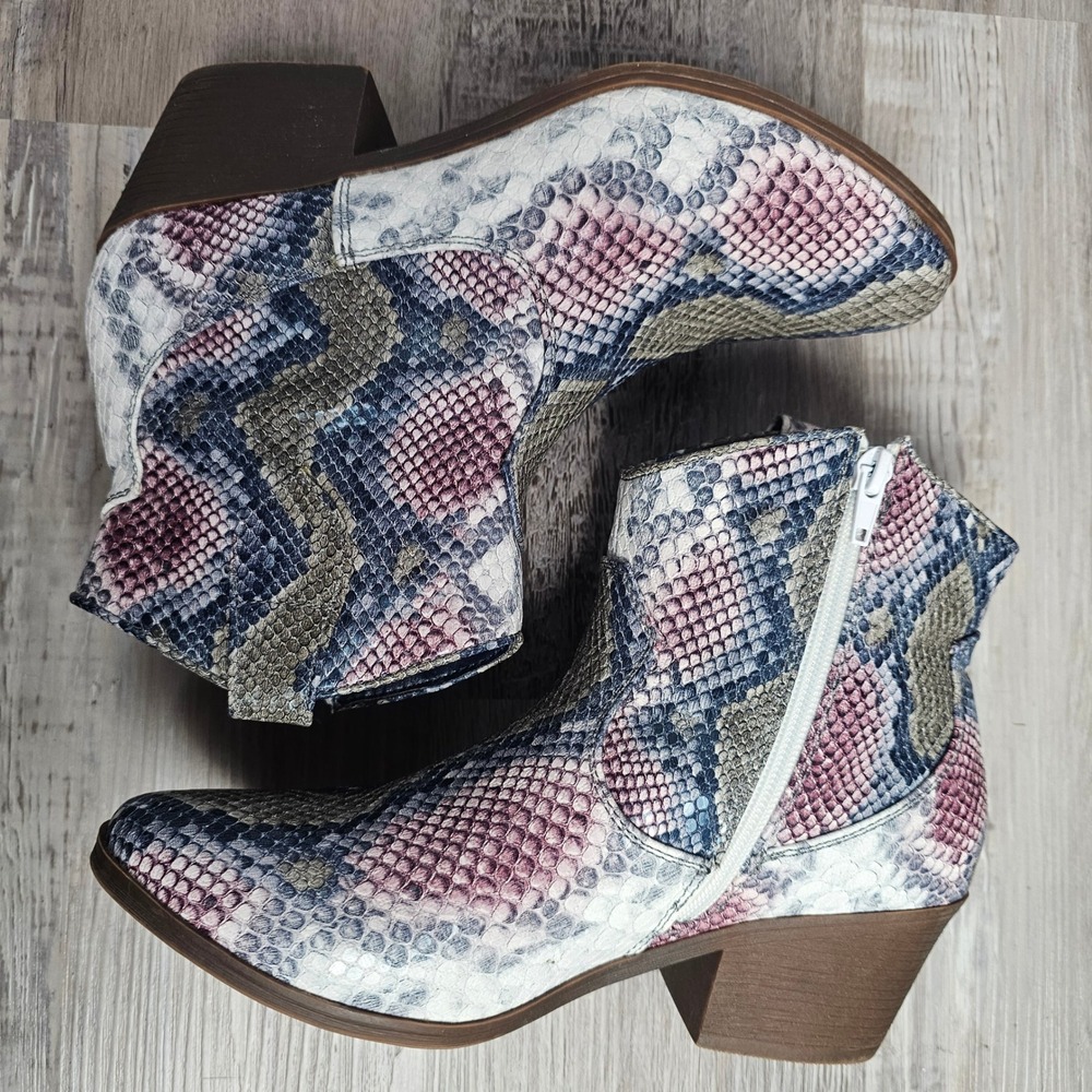 True Craft Winnie Booties Women 7.5M Faux Snakeskin Western Cowboy Rodeo Concert